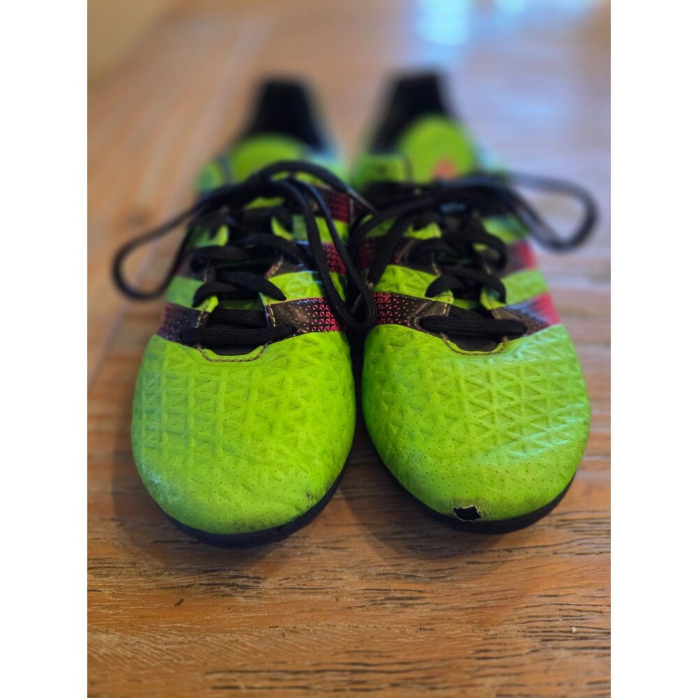 Adidas ACE TF Soccer Shoes, AF5260, Size 4 US male  See pictures for 1 worn spot - Picture 3 of 7